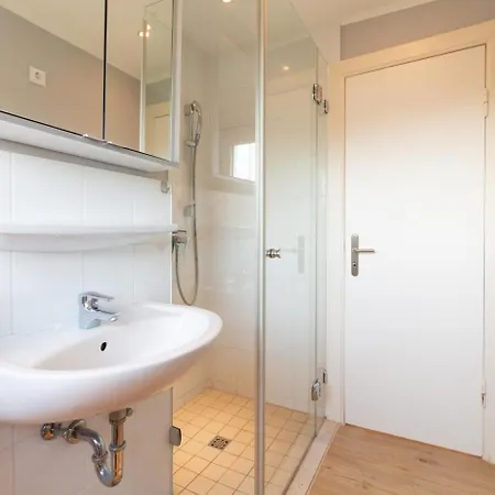 Dom wakacyjny Kleeblatt 5 - Zentrale, Ruhige Lage Mit Garten Und Terrasse